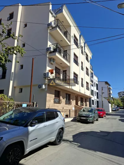 Lekino Brdo | 4zida.rs
