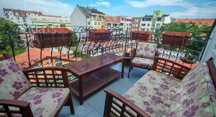 Petosoban stan | 4zida