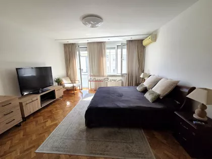 Knez Mihailova | 4zida.rs