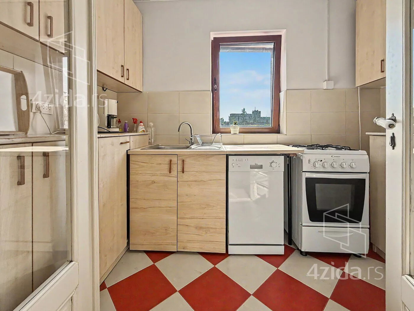 Dvoiposoban stan | 4zida