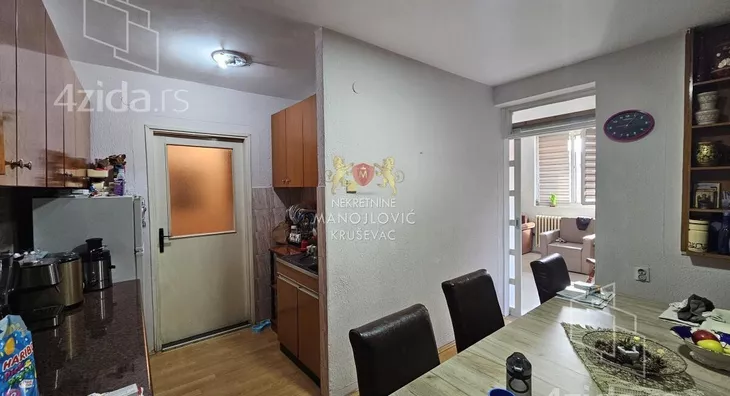 Troiposoban stan | 4zida