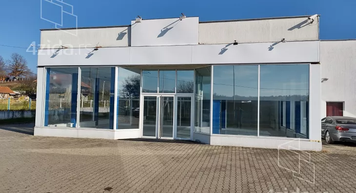 Poslovna zgrada | 4zida