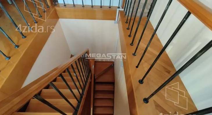 Petoiposoban stan | 4zida