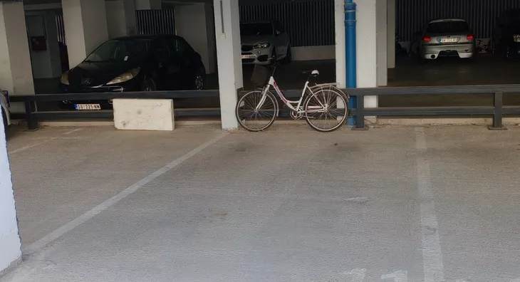 Parking | 4zida
