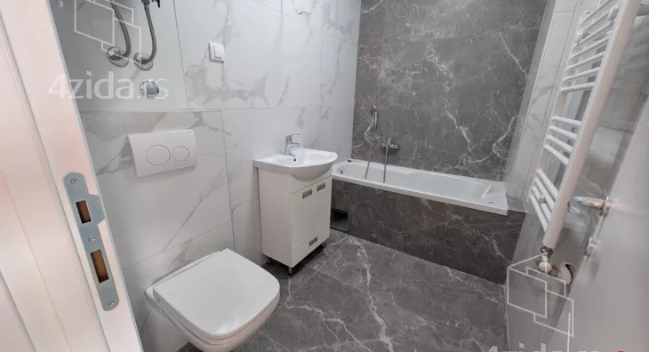 Šestosoban stan | 4zida