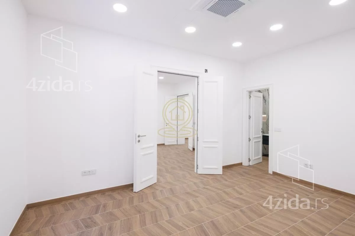 Četvoroiposoban stan | 4zida