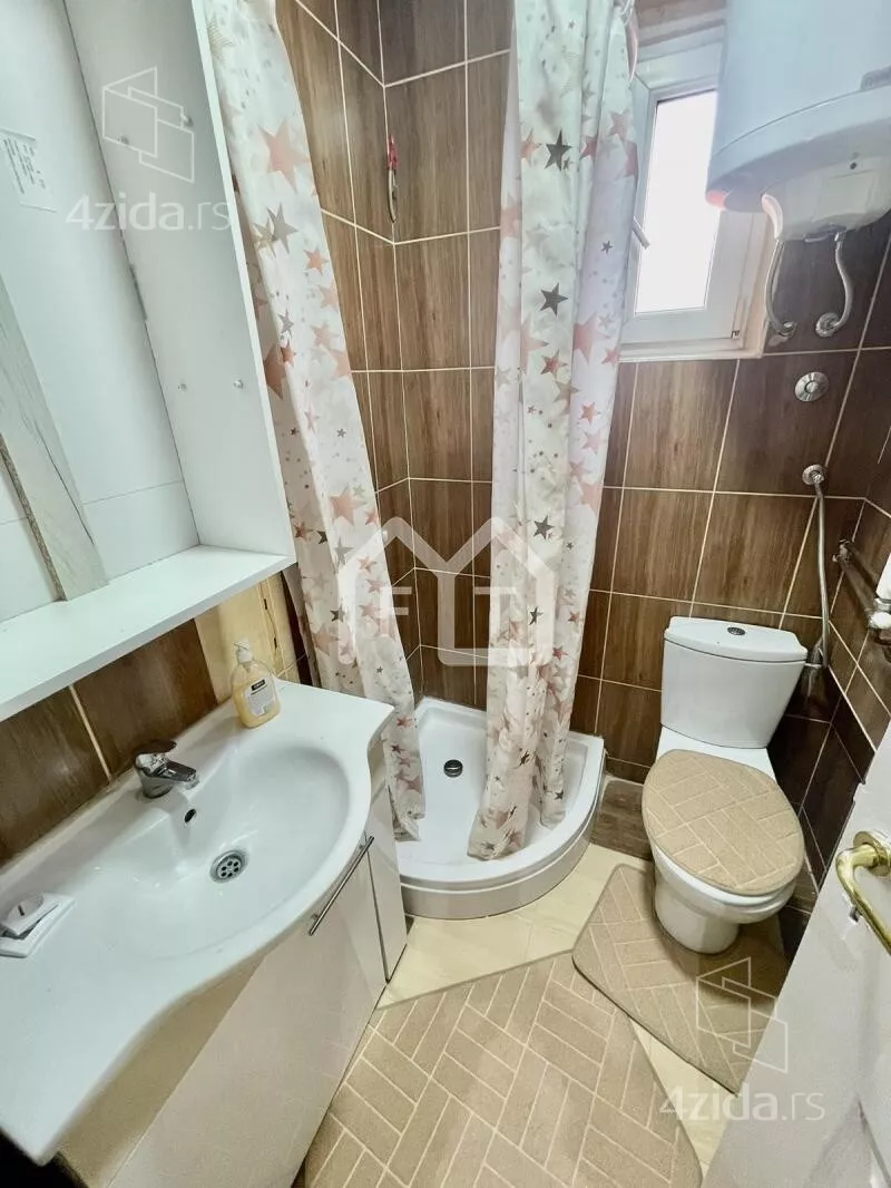 Četvoroiposoban stan | 4zida