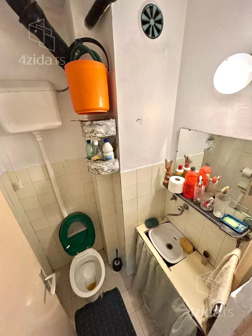 Četvoroiposoban stan | 4zida