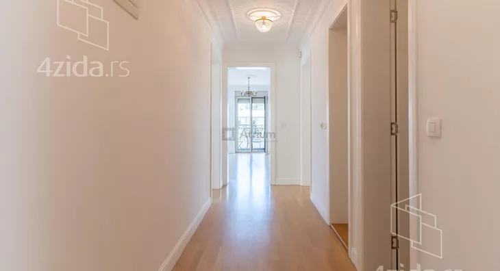 Šestosoban stan | 4zida