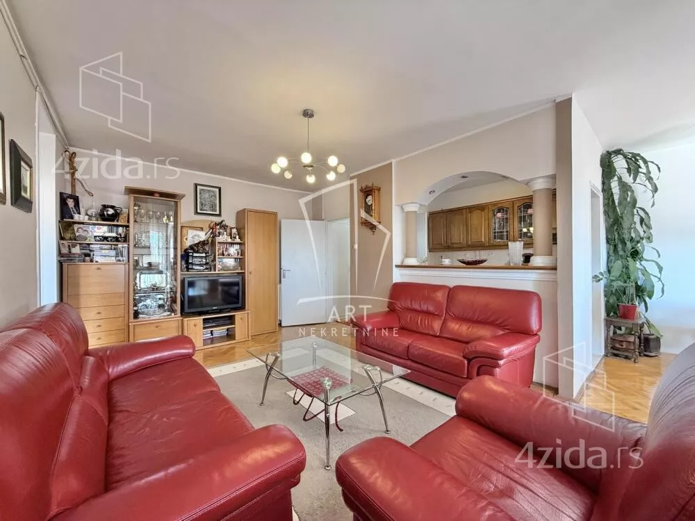 Troiposoban stan | 4zida