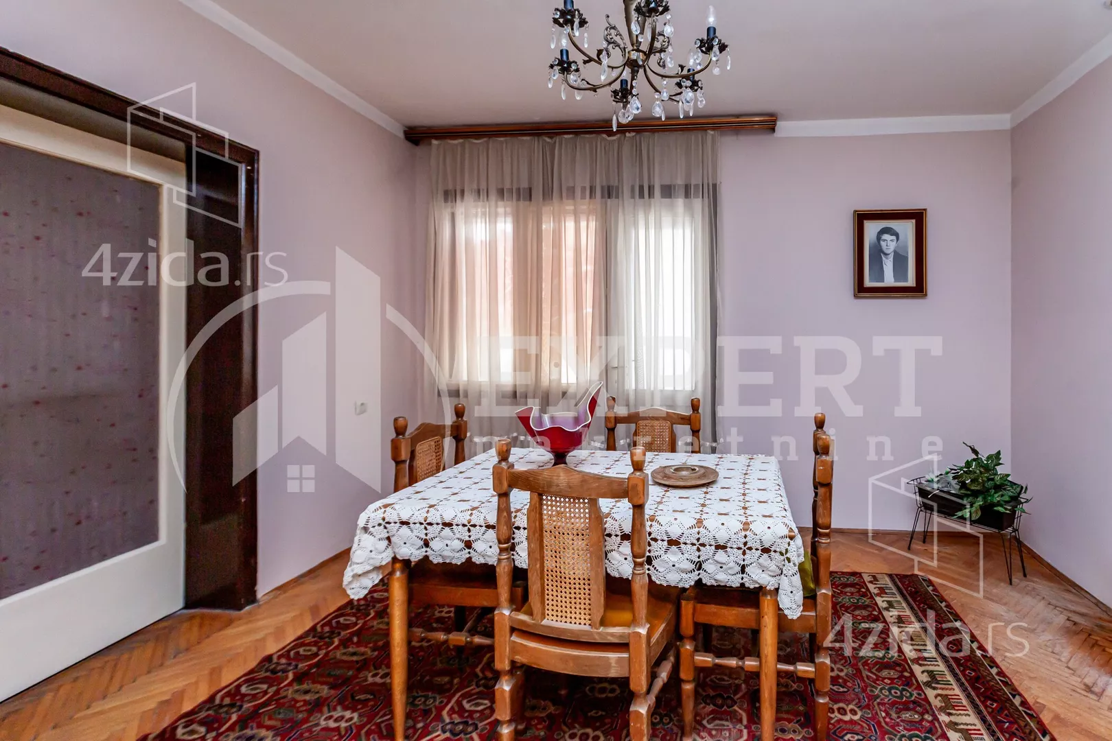 Troiposoban stan | 4zida