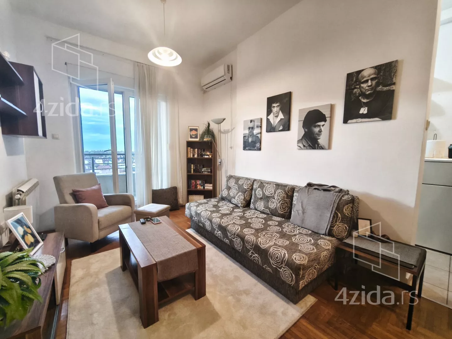 Jednoiposoban stan | 4zida