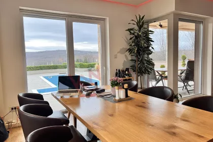 Vase Čarapića | 4zida.rs