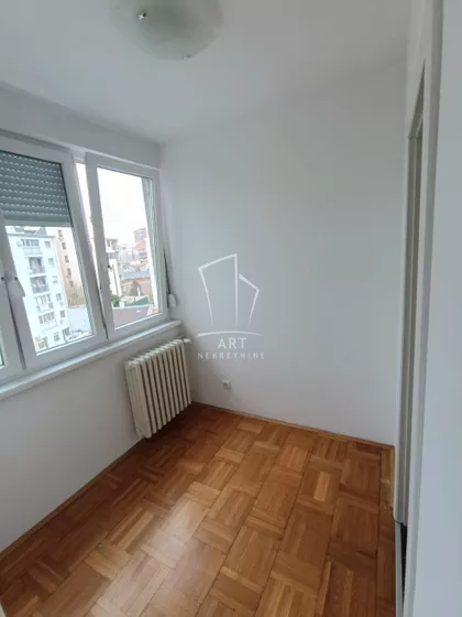 Jovana Rajića | 4zida.rs