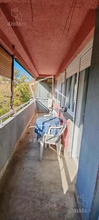 Šestosoban stan | 4zida