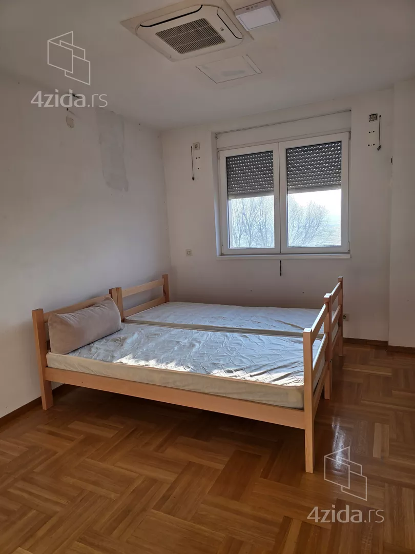 Šestosoban stan | 4zida