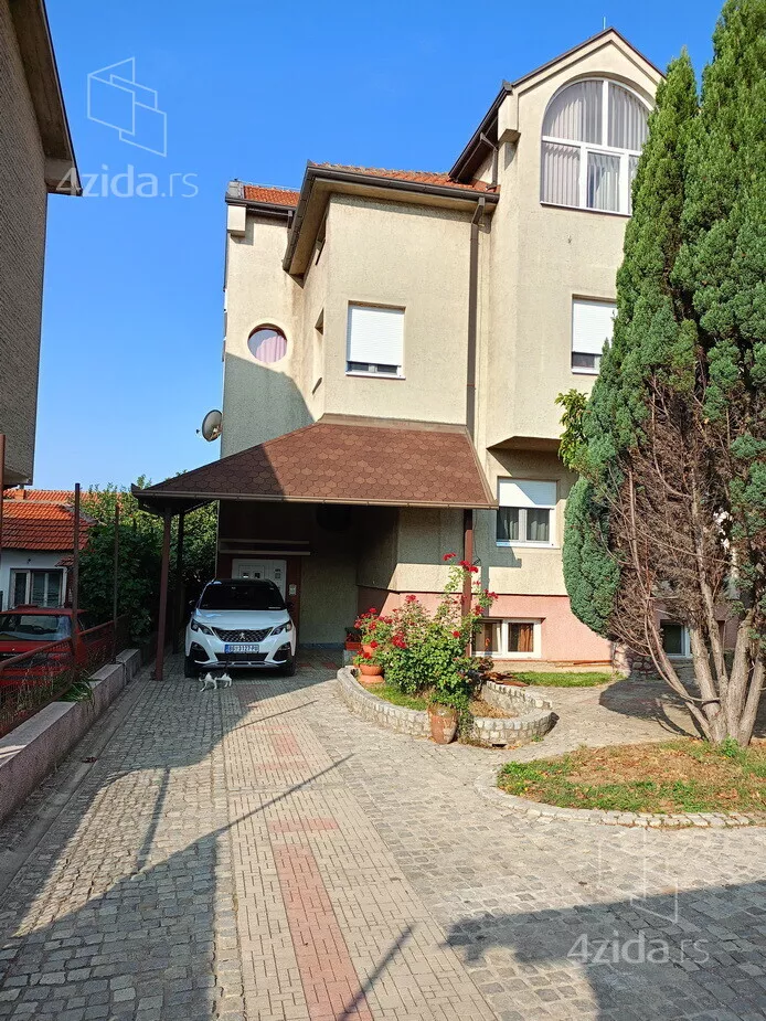 3-etažna kuća | 4zida