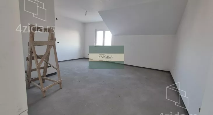 Šestosoban stan | 4zida