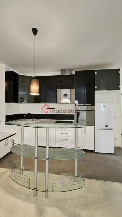 Hram Svetog Save | 4zida.rs