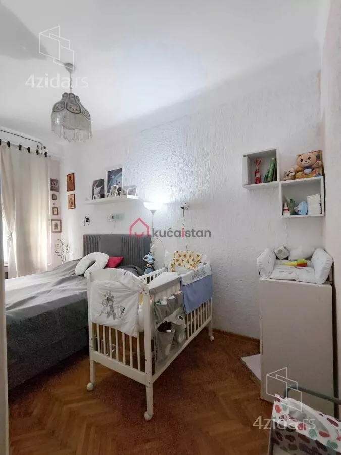 Šestosoban stan | 4zida