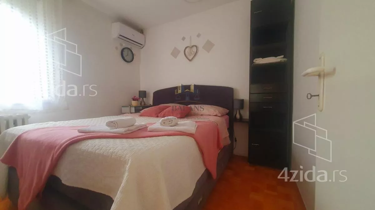 Petosoban stan | 4zida