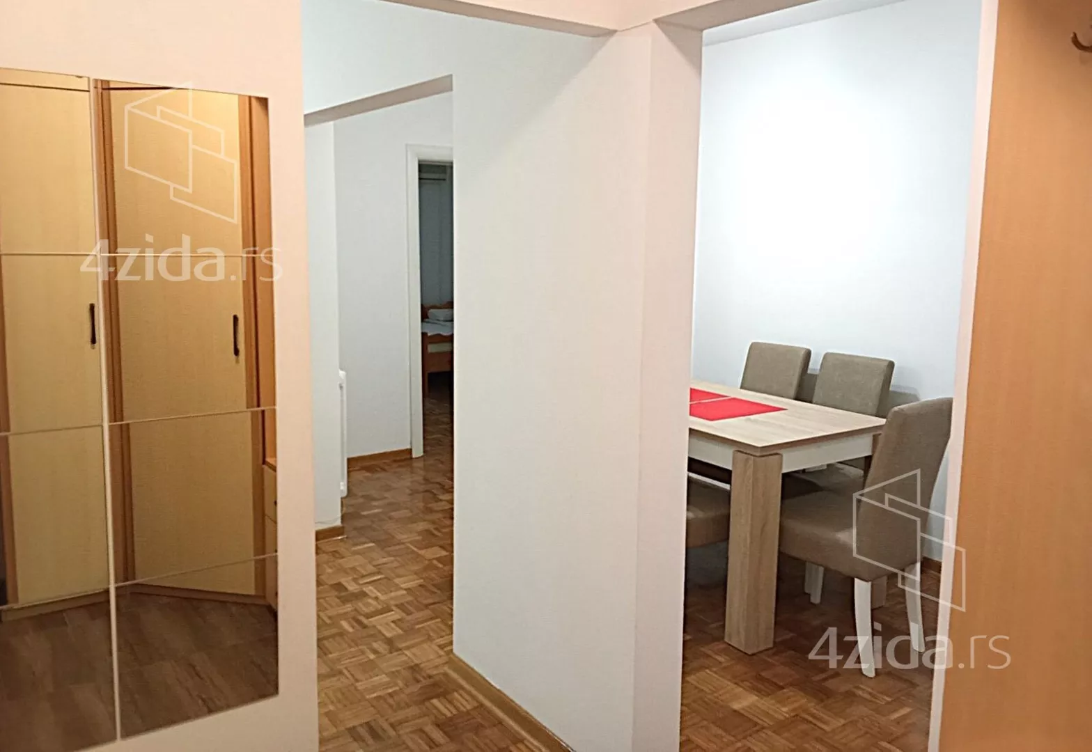 Troiposoban stan | 4zida