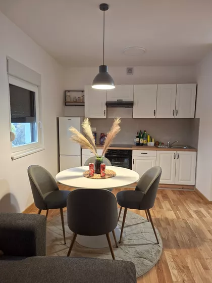 Stari Banovci | 4zida.rs