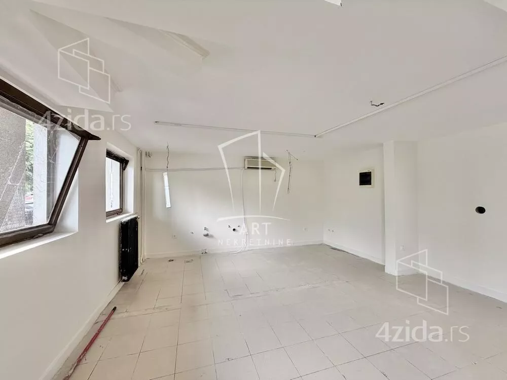 Lokal | 4zida
