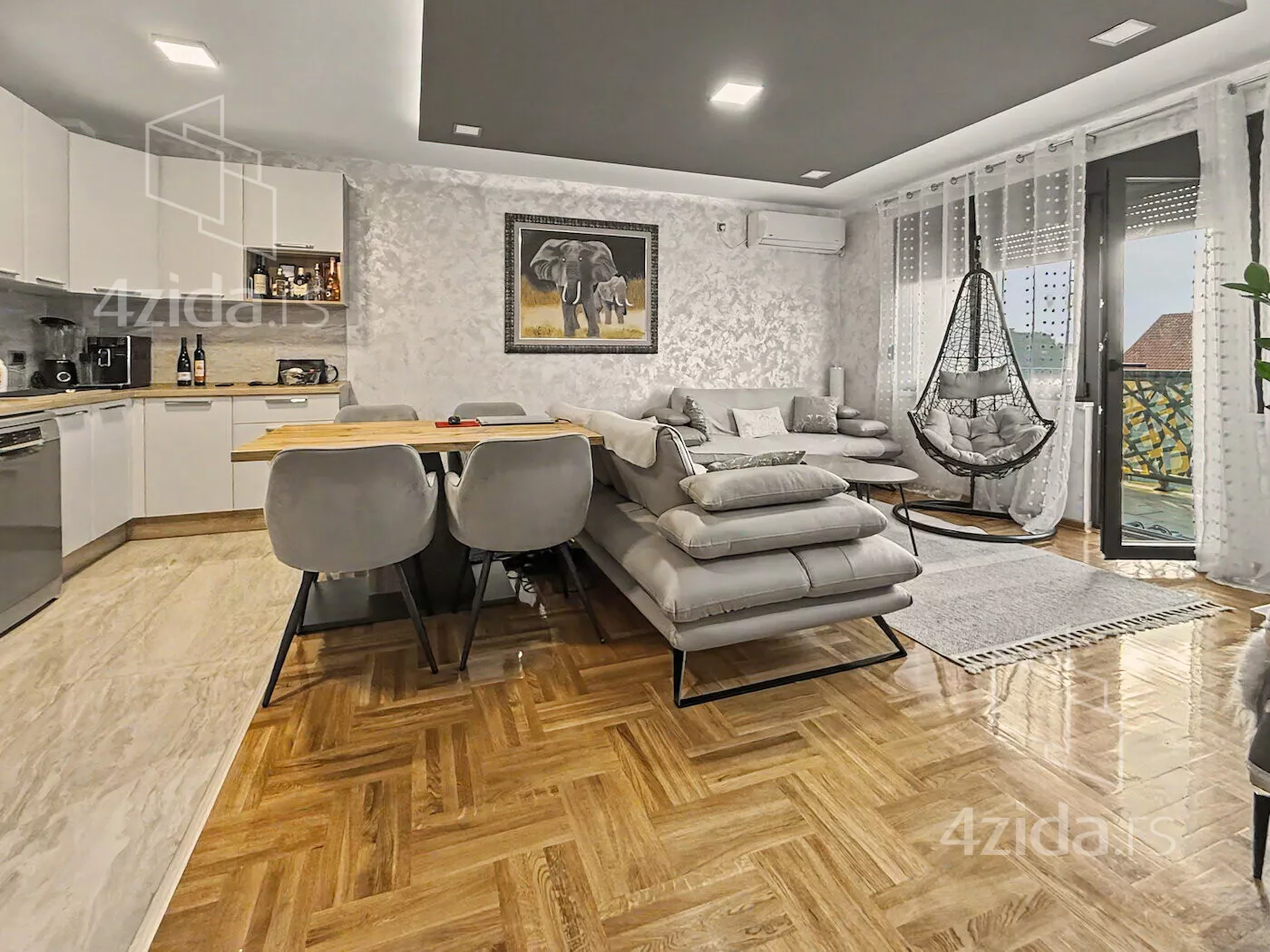 Dvoiposoban stan | 4zida