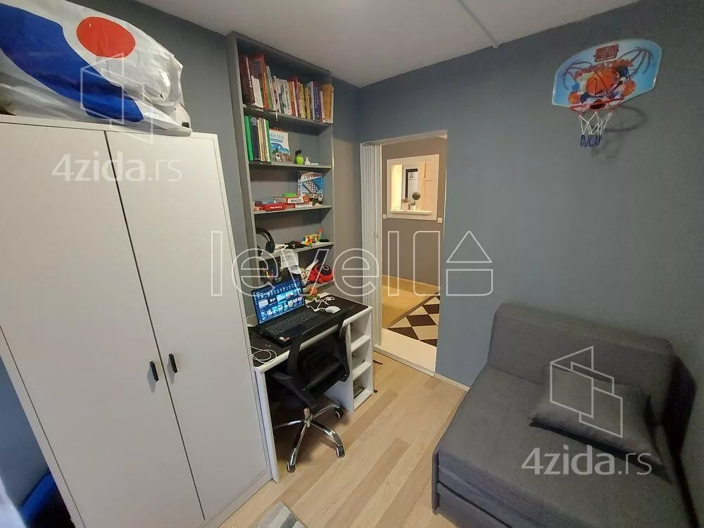 Troiposoban stan | 4zida