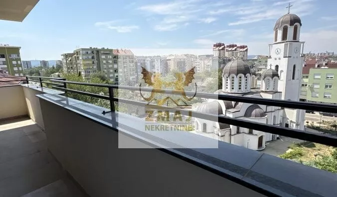 Šestosoban stan | 4zida