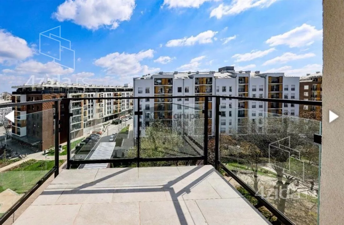 Troiposoban stan | 4zida