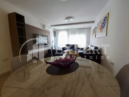 Hajduk Veljkova | 4zida.rs