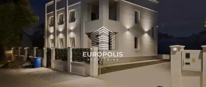 Surčin (mesto) | 4zida.rs