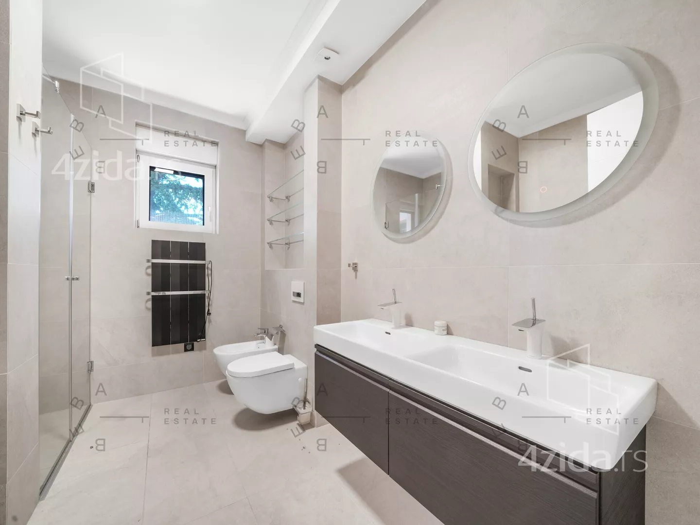 Petosoban stan | 4zida