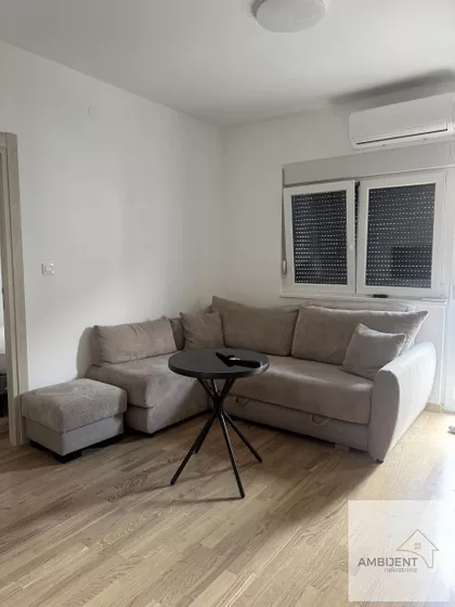Stari Banovci | 4zida.rs