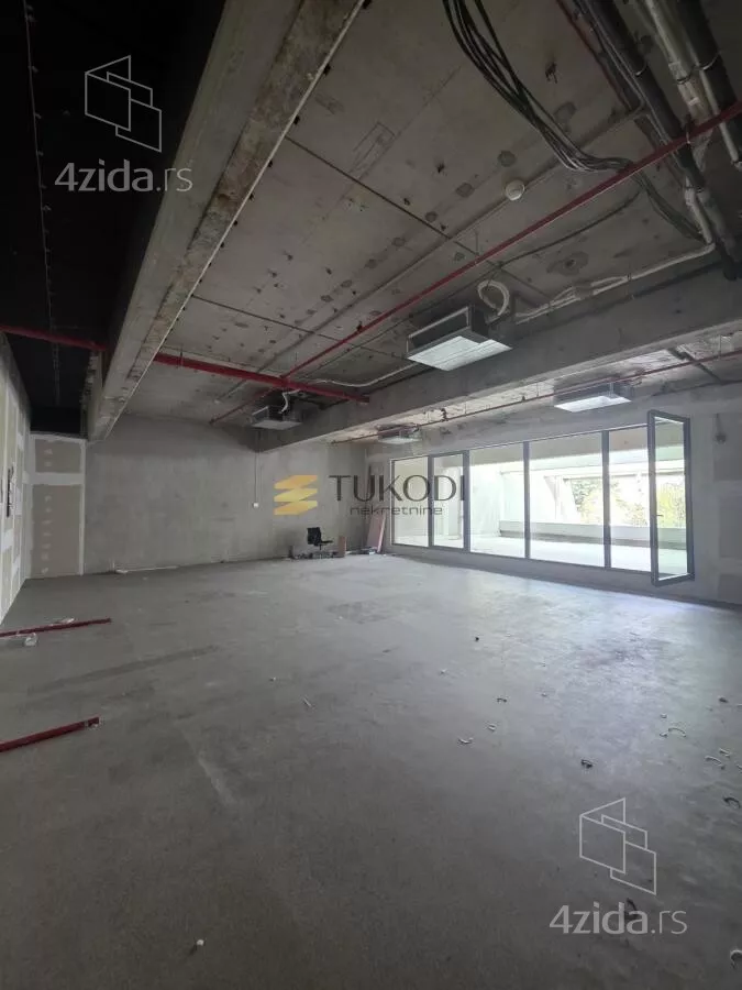 Poslovni prostor | 4zida
