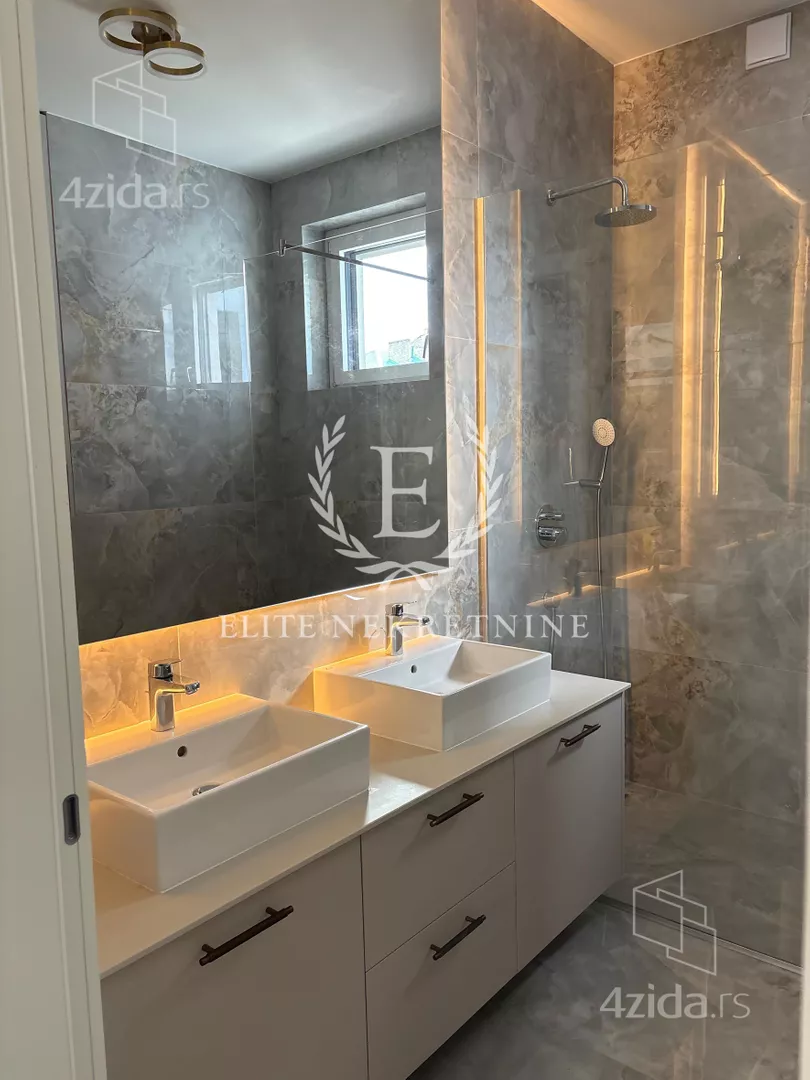 Petosoban stan | 4zida