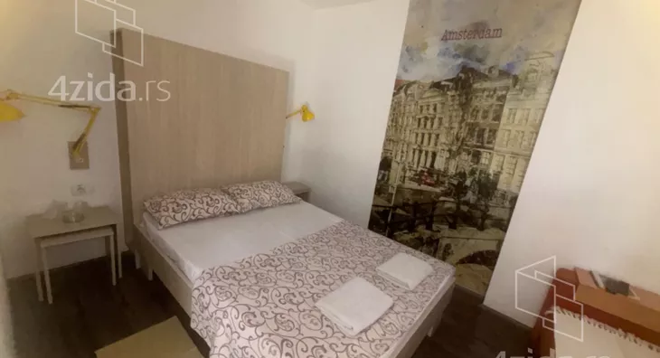 Poslovna zgrada | 4zida