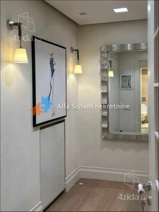 Četvoroiposoban stan | 4zida