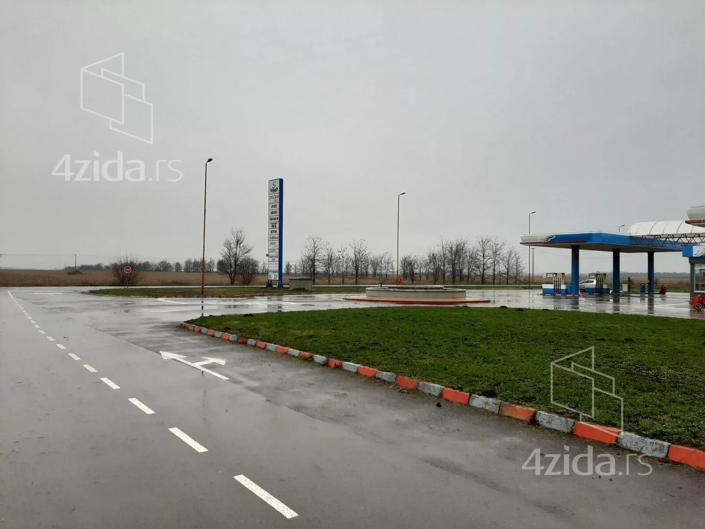 Poslovna zgrada | 4zida