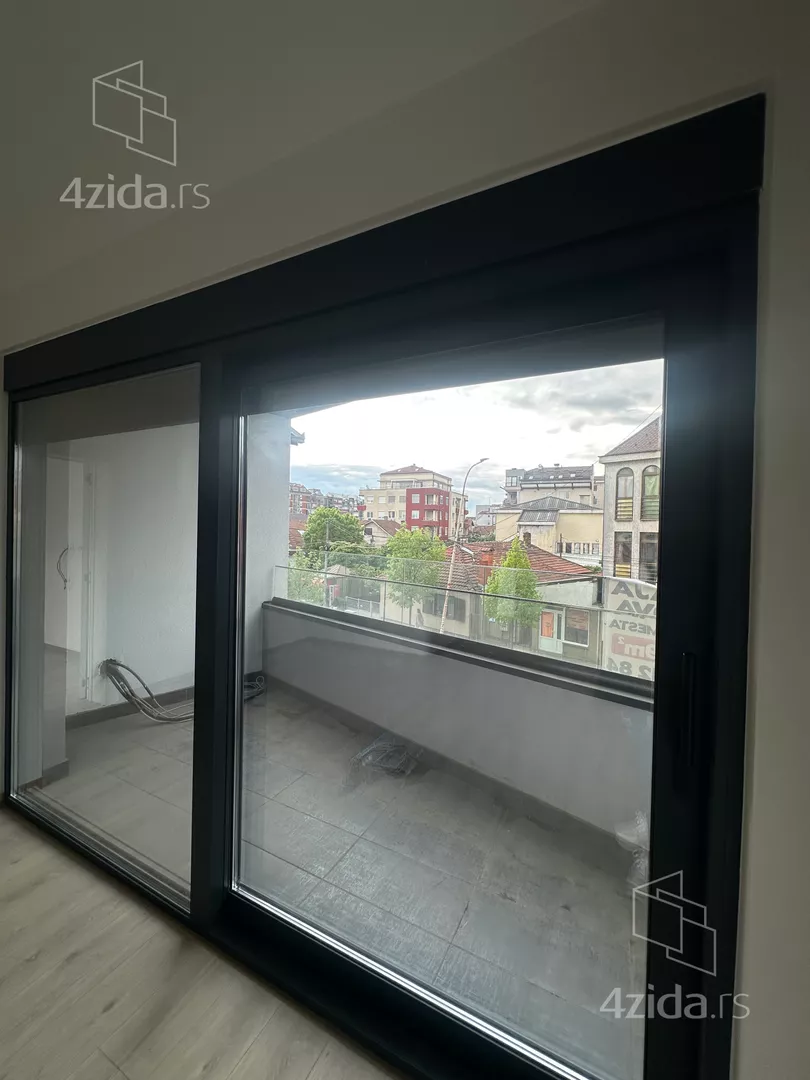 Četvoroiposoban stan | 4zida