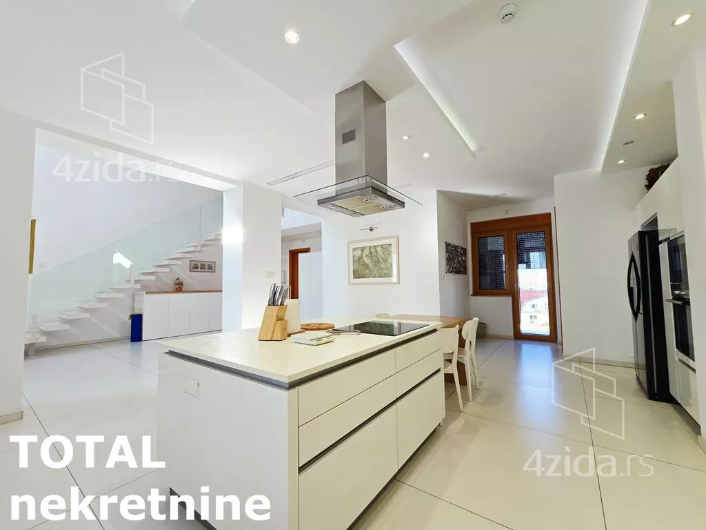 Sedmosoban stan | 4zida