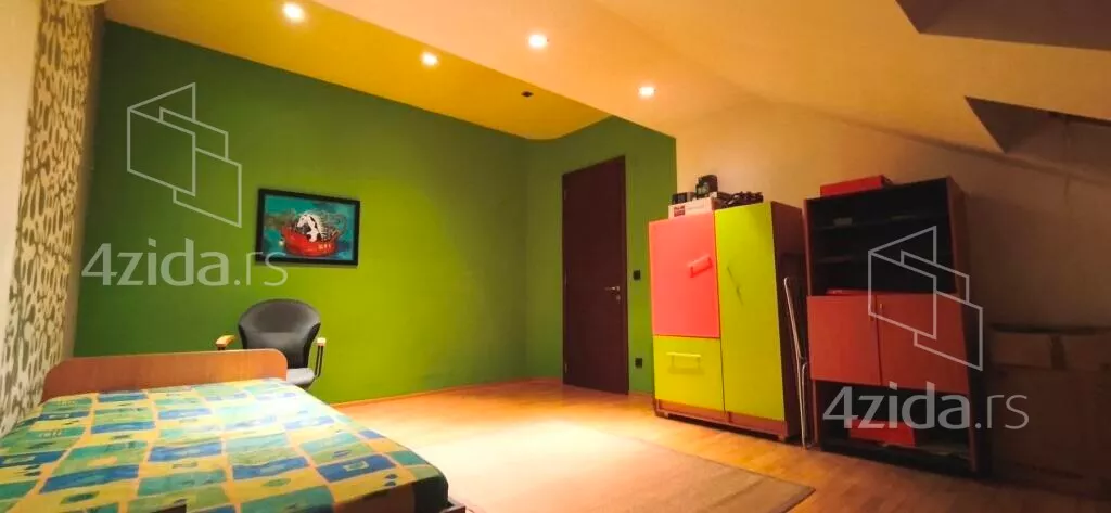 Petosoban stan | 4zida