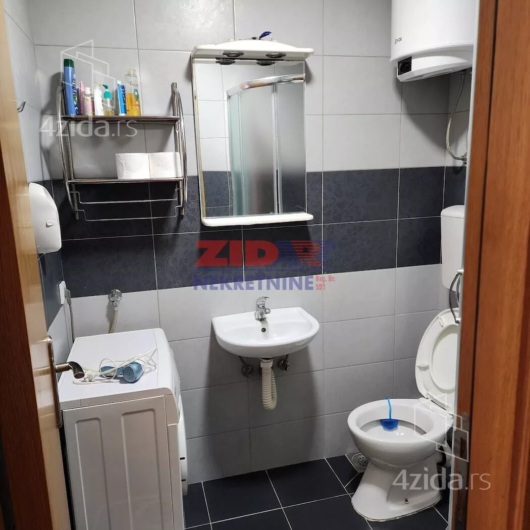 Petosoban stan | 4zida