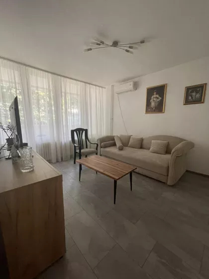 Ustanička | 4zida.rs