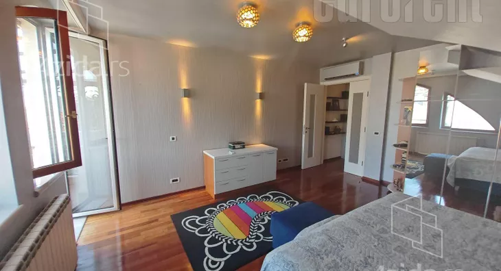 5-etažna kuća | 4zida