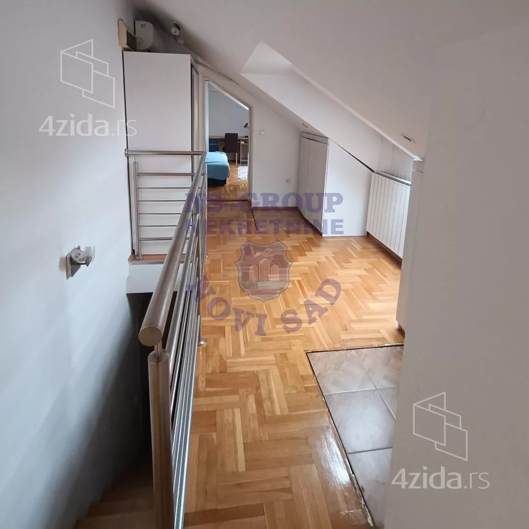 Četvoroiposoban stan | 4zida