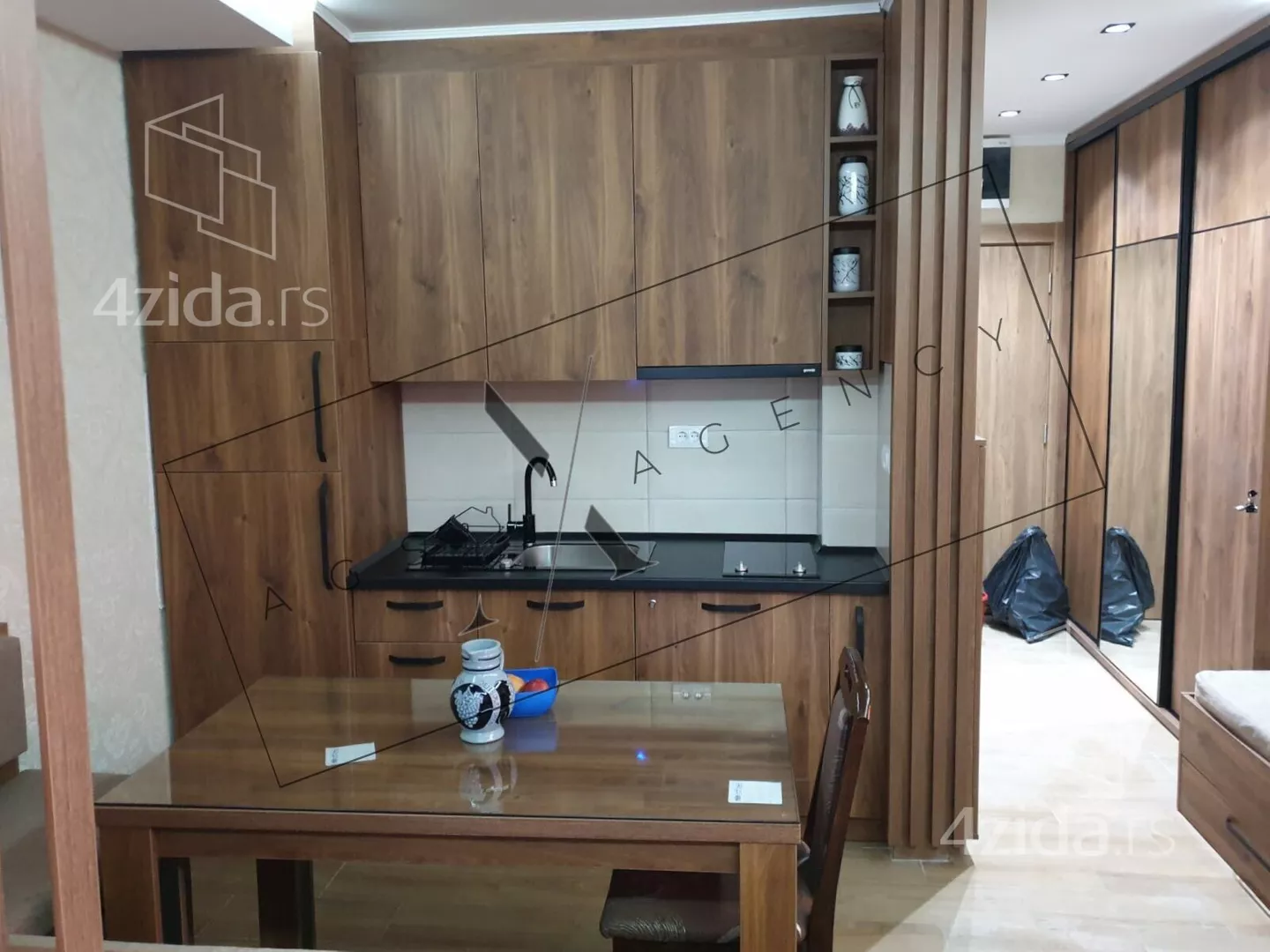 Garsonjera | 4zida