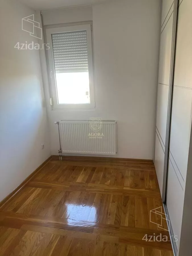 Četvoroiposoban stan | 4zida